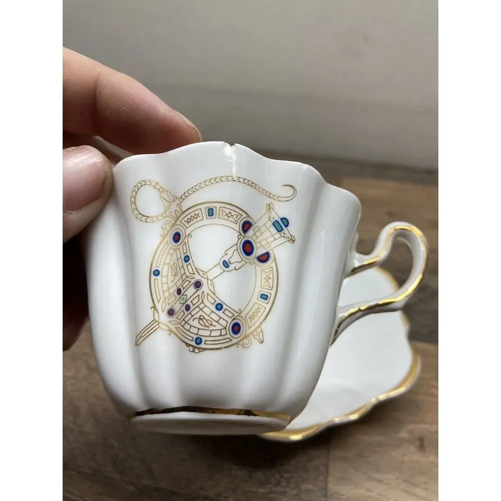 Royal‎ Tara Fine Bone China Teacup Saucer Tara Brooch EUC